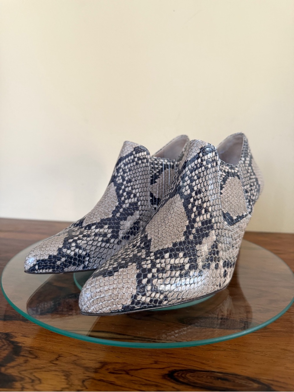 Inez Marisol 70 in Natural Snake Emboss in size 8.5 M - Picture 2 of 12